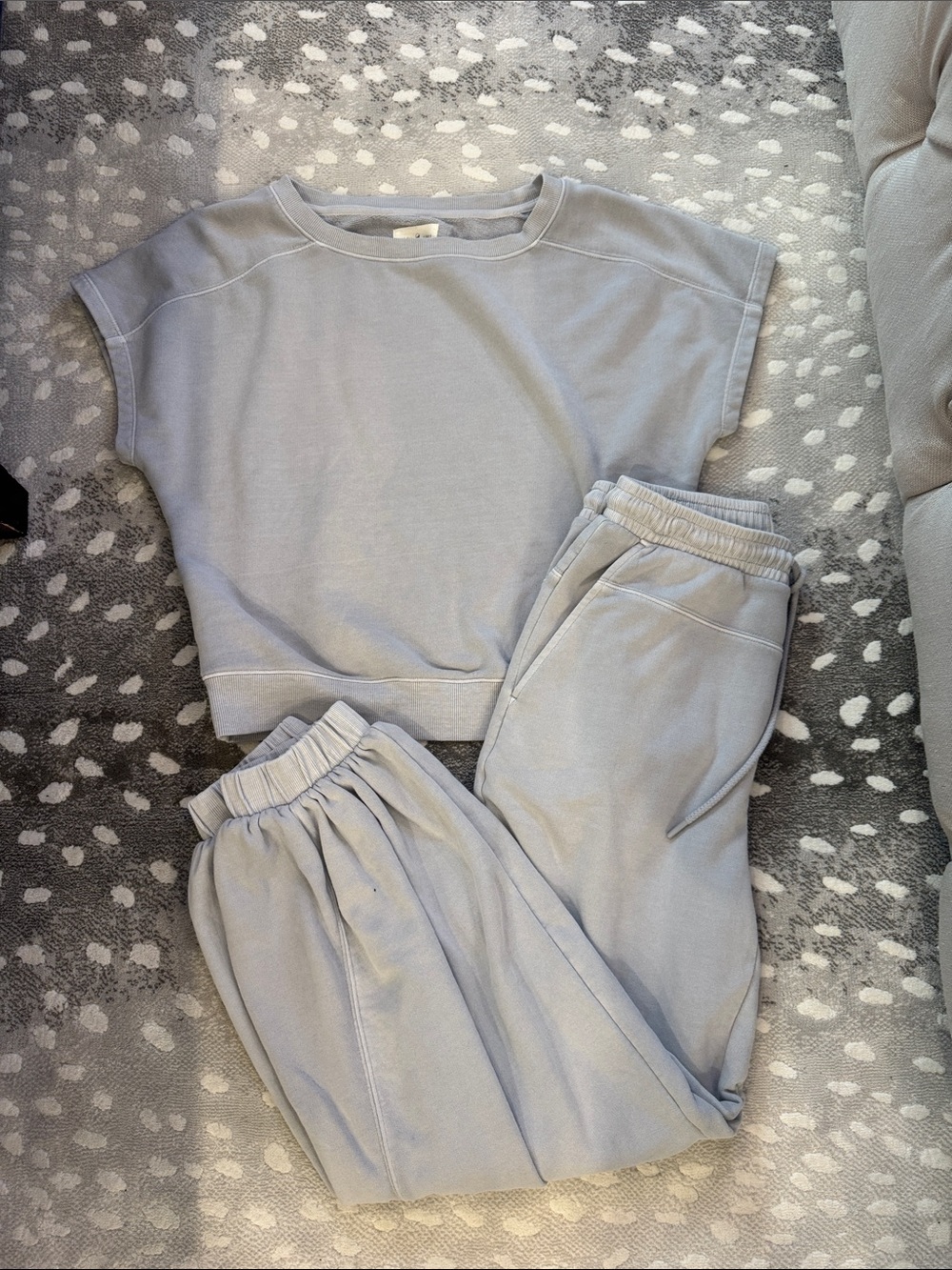 Lou & Grey Light Grey Sweatshirt Top & Jogger Pants Set